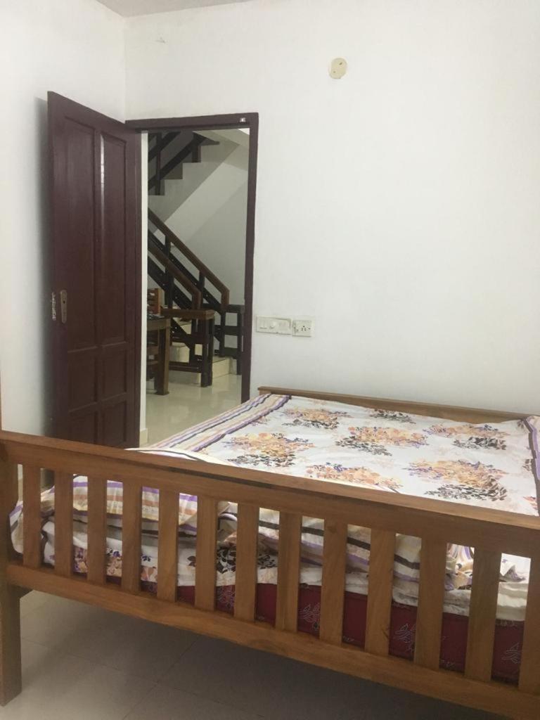 Montecello Hotel Thiruvananthapuram Buitenkant foto
