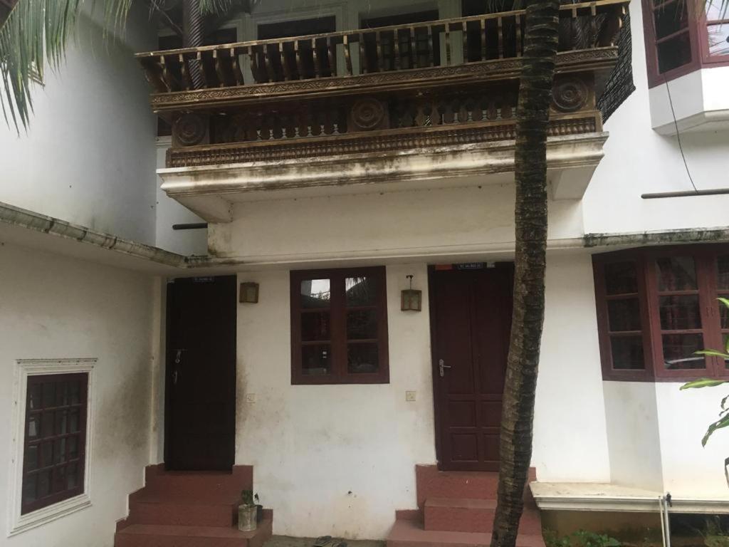 Montecello Hotel Thiruvananthapuram Buitenkant foto