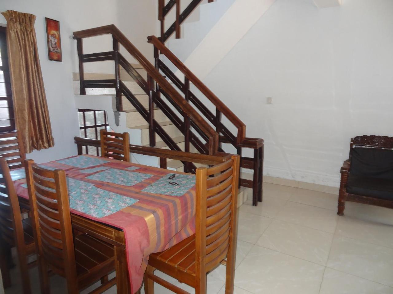 Montecello Hotel Thiruvananthapuram Buitenkant foto