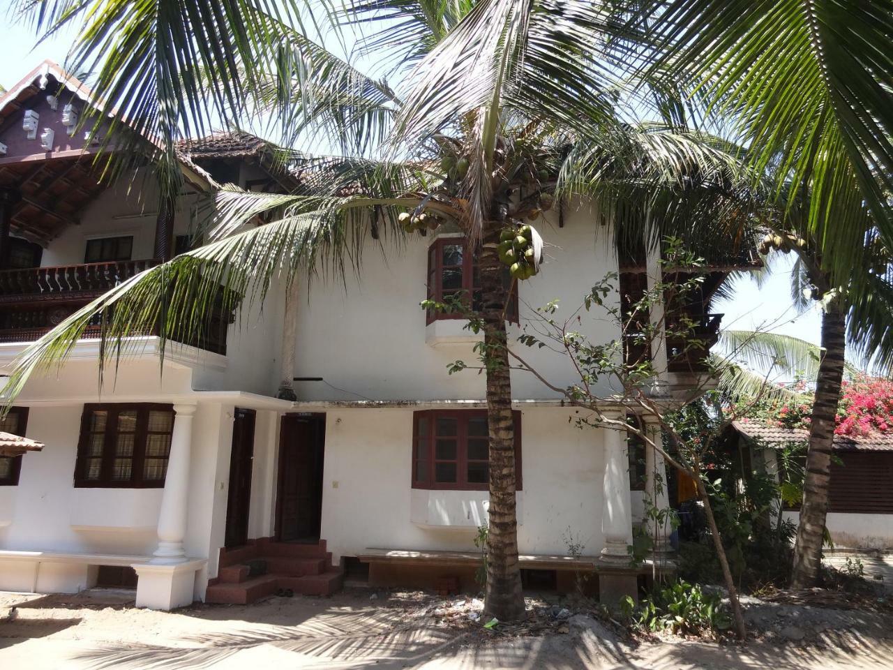 Montecello Hotel Thiruvananthapuram Buitenkant foto