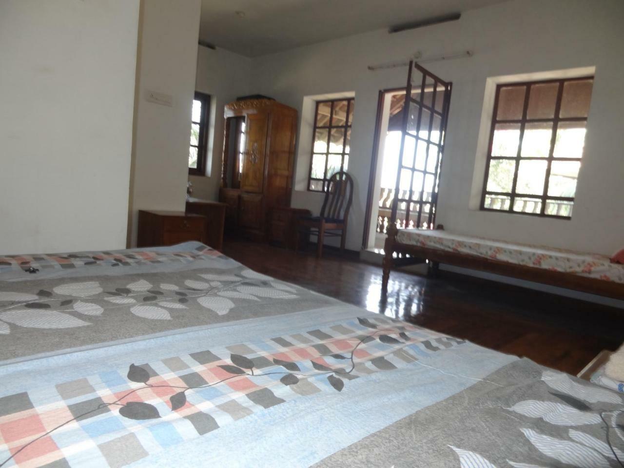 Montecello Hotel Thiruvananthapuram Buitenkant foto